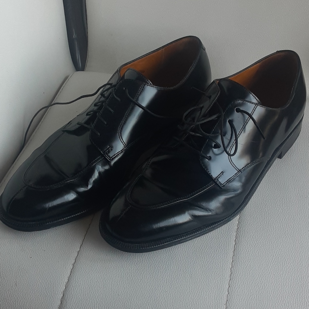 Cole Haan City size 12 black leather derby's